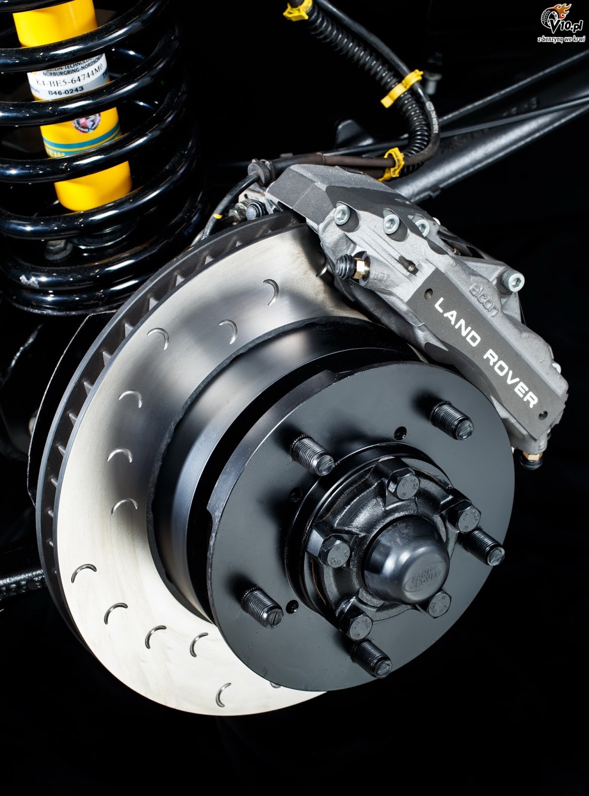 Land Rover Defender w edycji Works V8