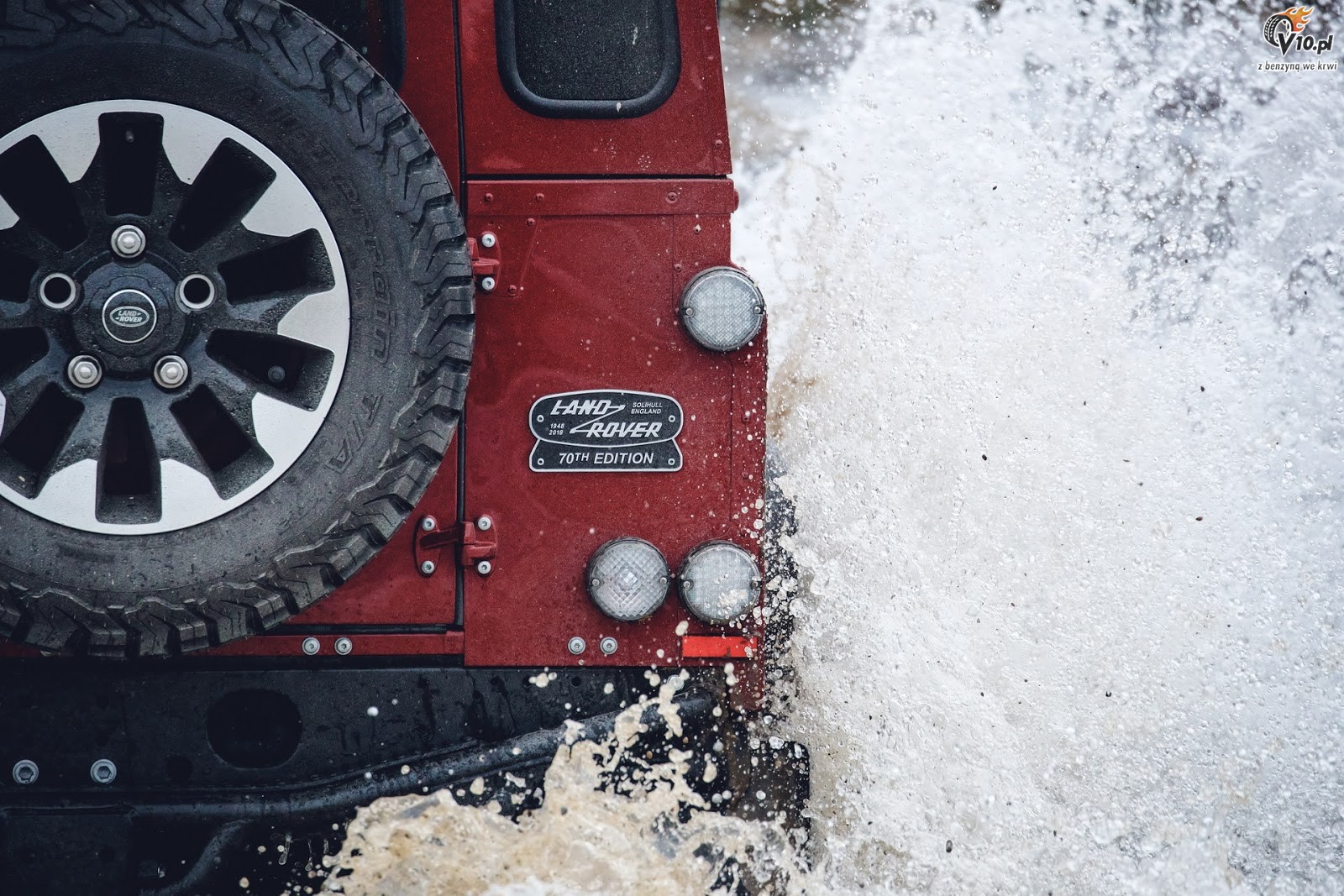 Land Rover Defender w edycji Works V8