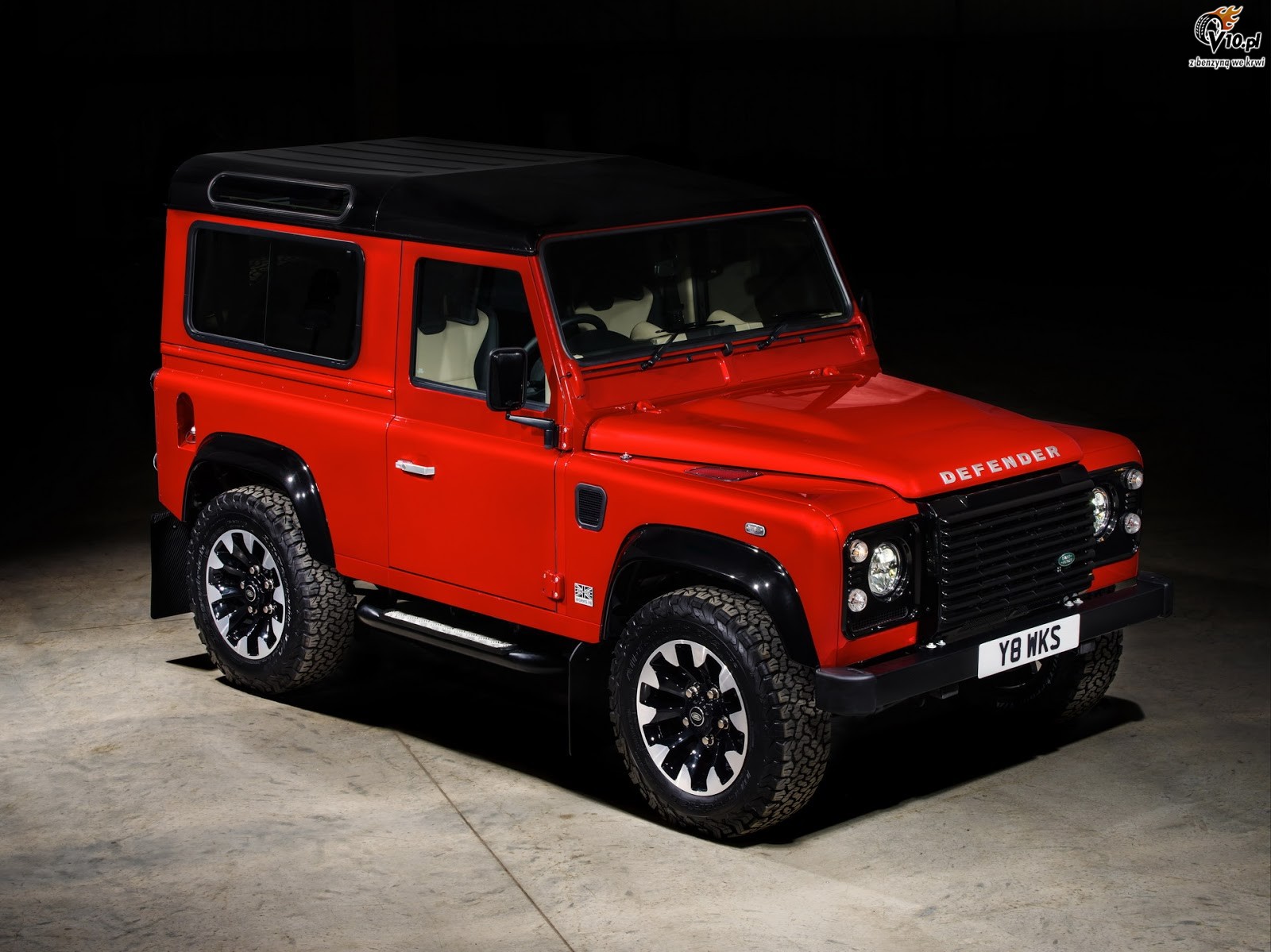 Land Rover Defender w edycji Works V8