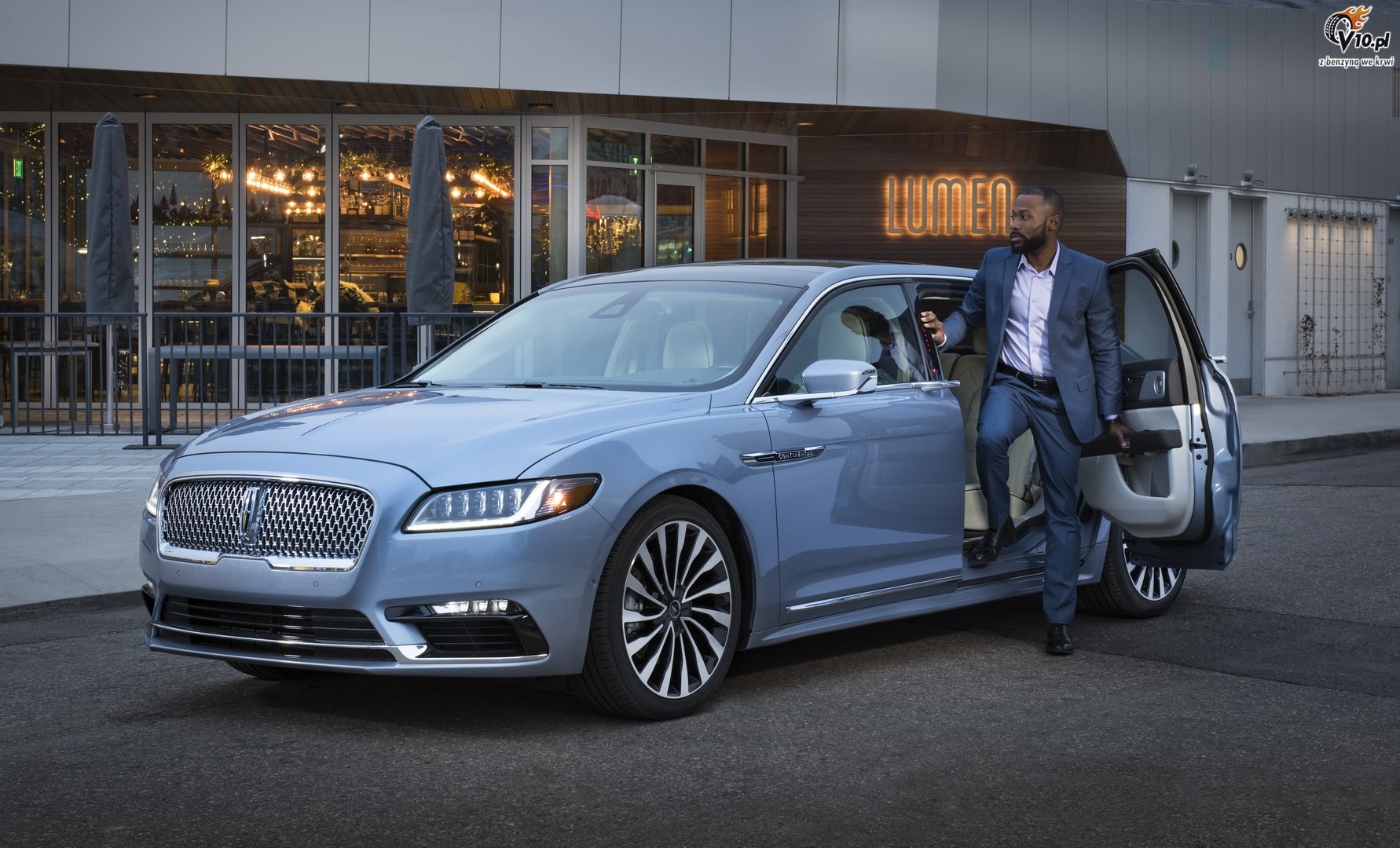 Lincoln Continental 80th Anniversary Coach Door Edition