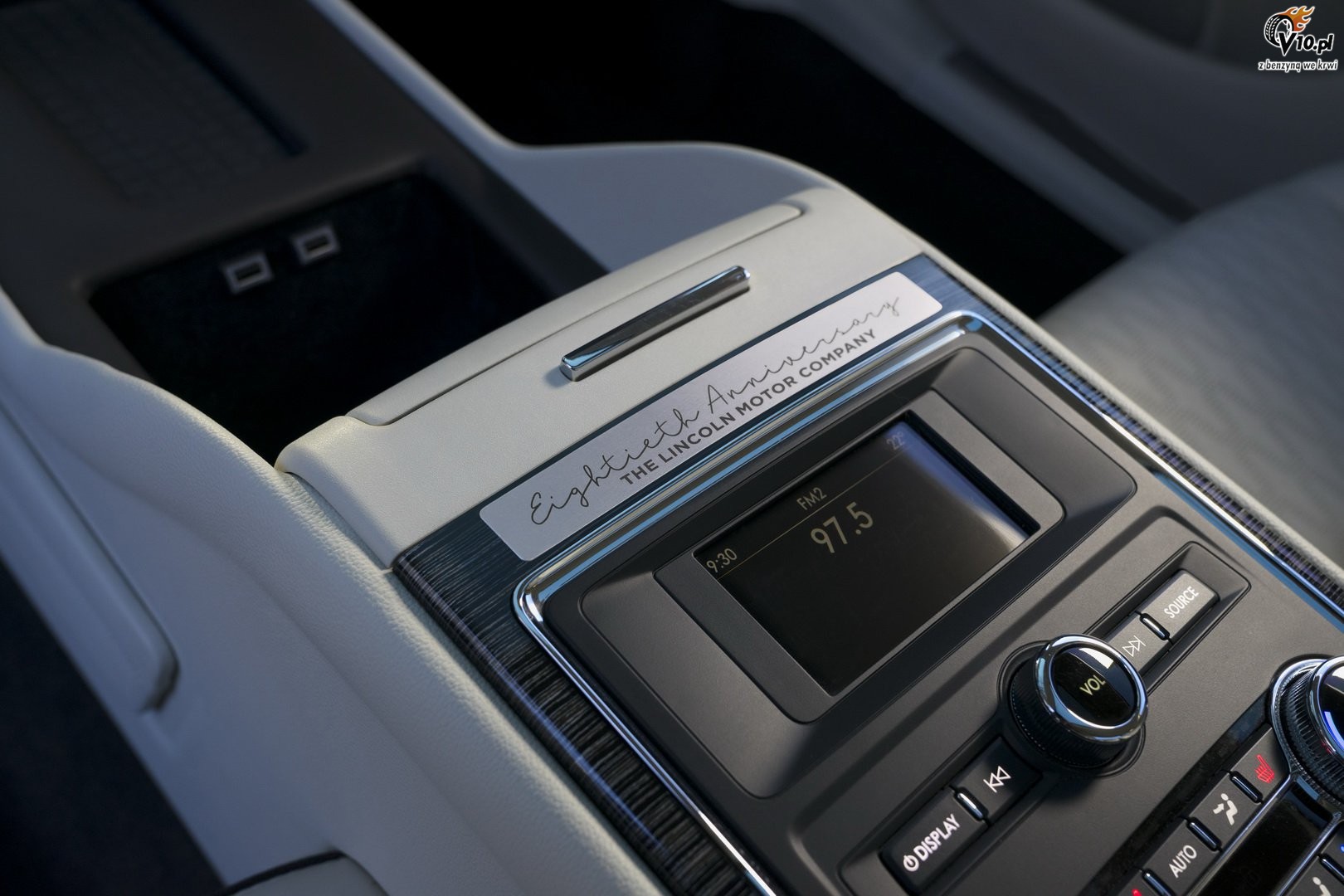 Lincoln Continental 80th Anniversary Coach Door Edition