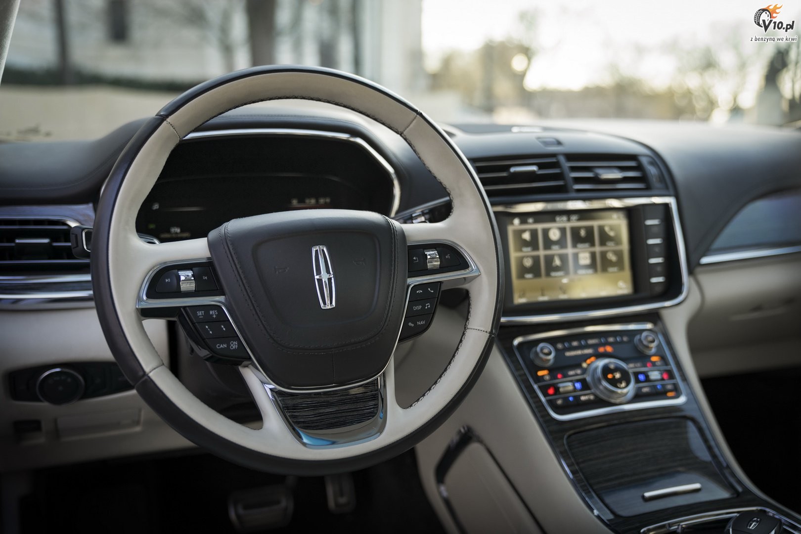 Lincoln Continental 80th Anniversary Coach Door Edition