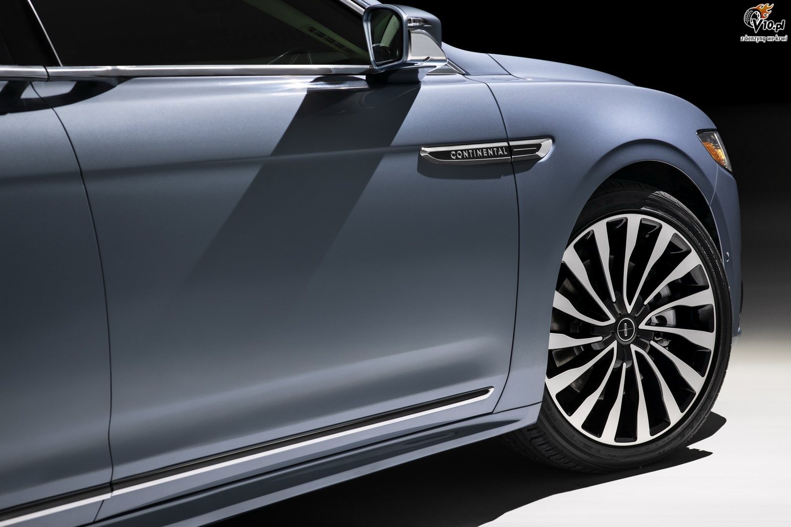 Lincoln Continental 80th Anniversary Coach Door Edition
