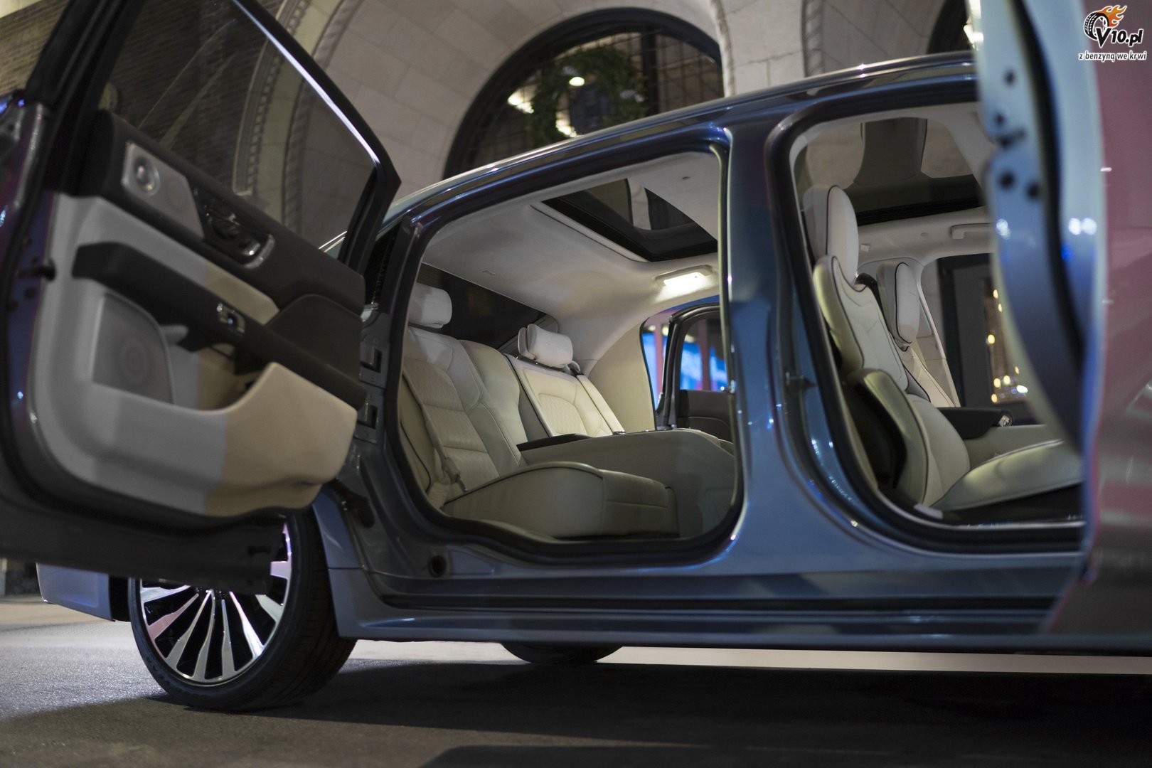 Lincoln Continental 80th Anniversary Coach Door Edition