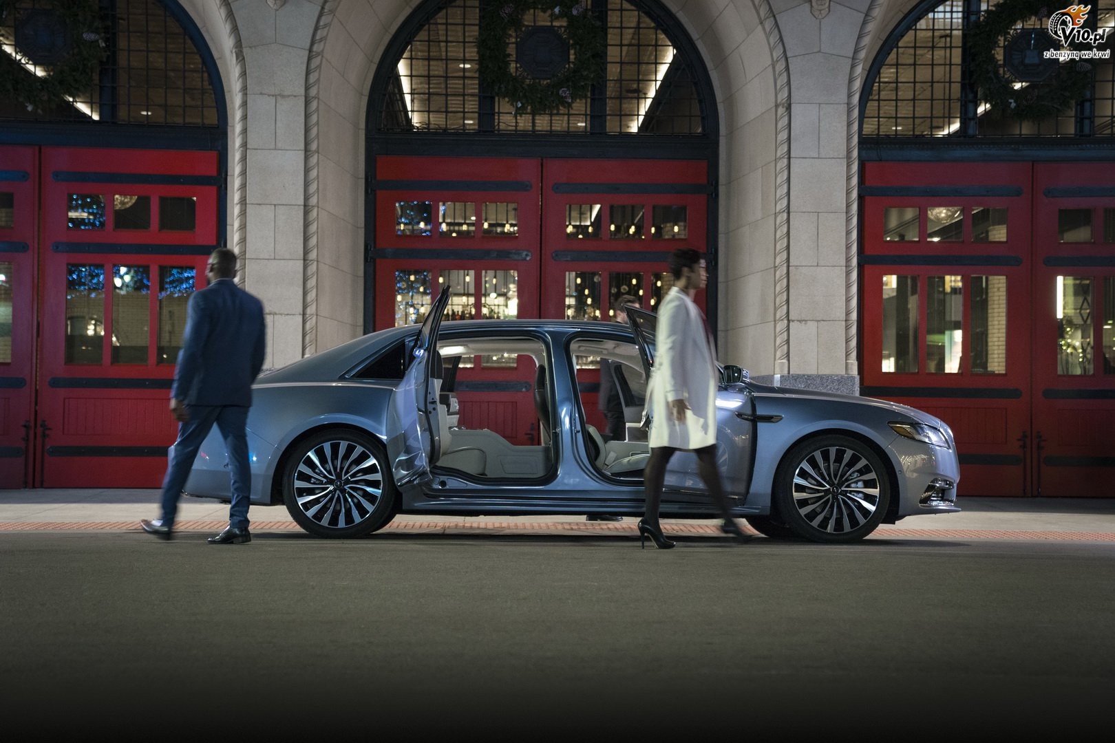 Lincoln Continental 80th Anniversary Coach Door Edition