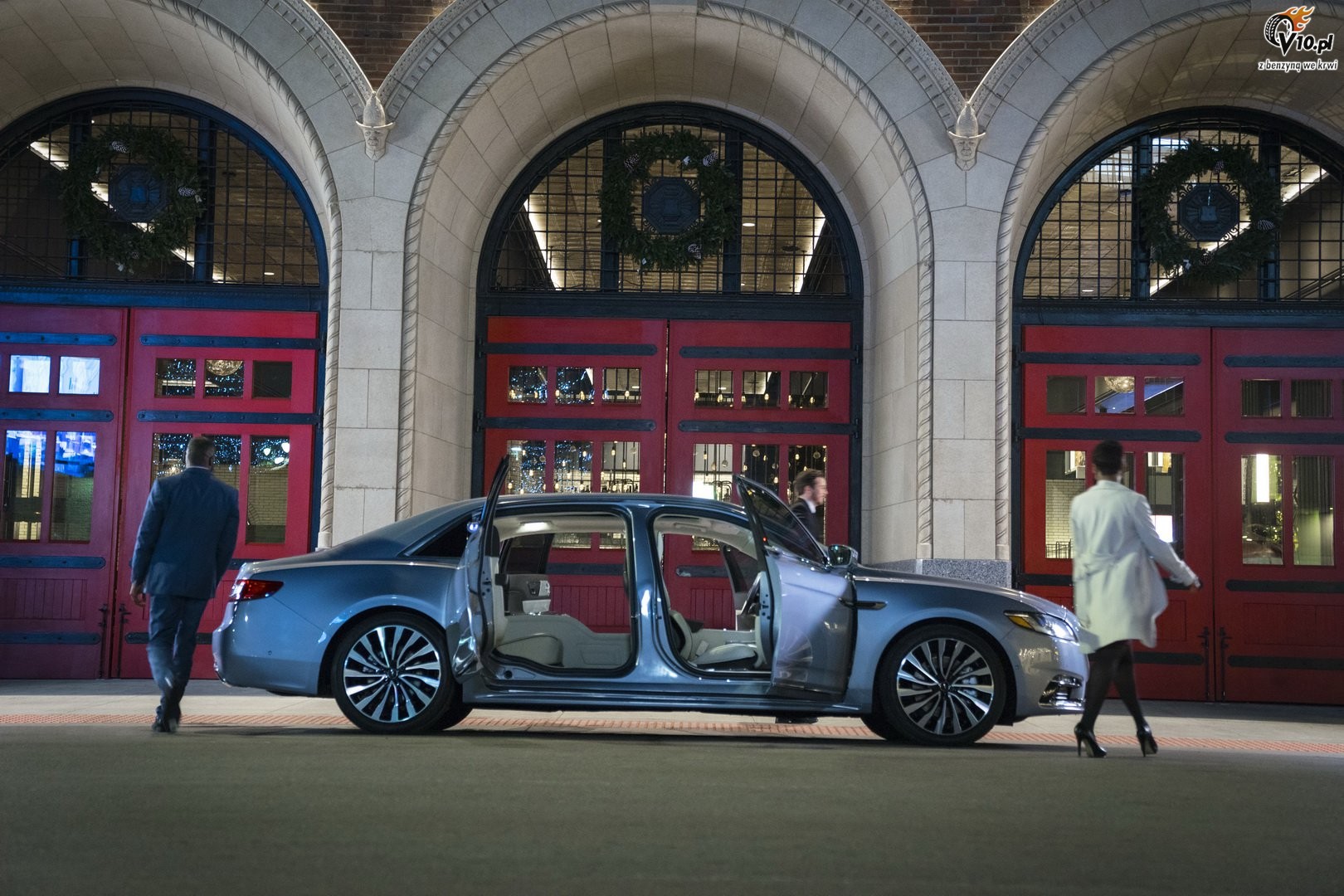 Lincoln Continental 80th Anniversary Coach Door Edition