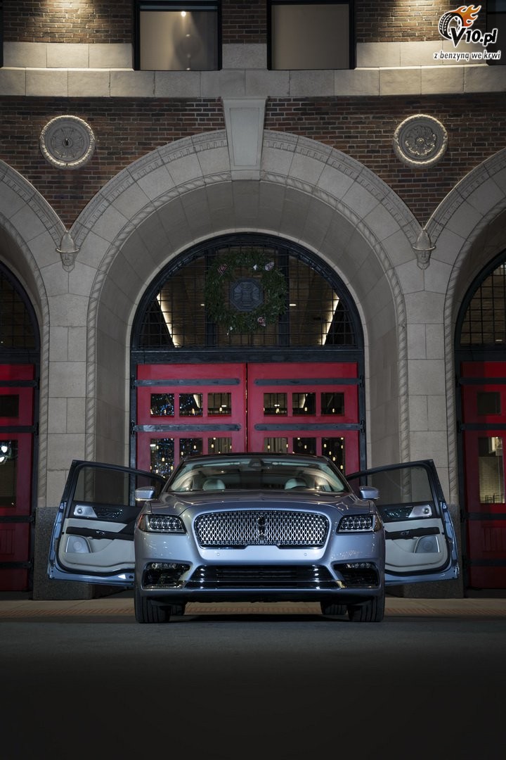 Lincoln Continental 80th Anniversary Coach Door Edition