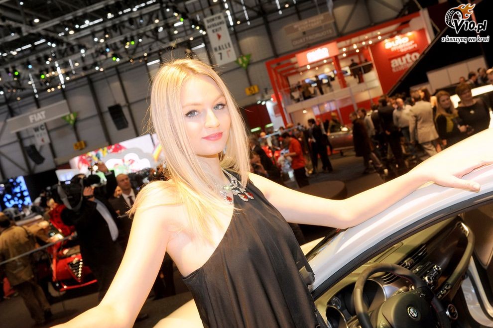 Dziewczyny laski hostessy na Geneva Motor Show 2010
