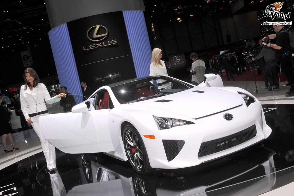 Dziewczyny laski hostessy na Geneva Motor Show 2010