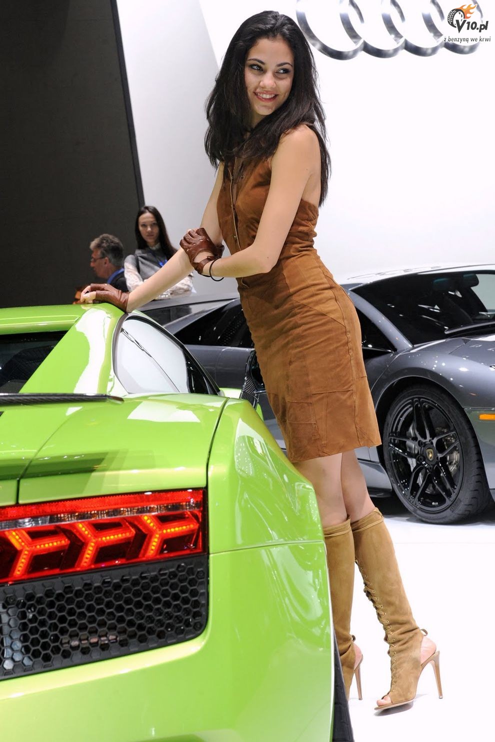 Dziewczyny laski hostessy na Geneva Motor Show 2010