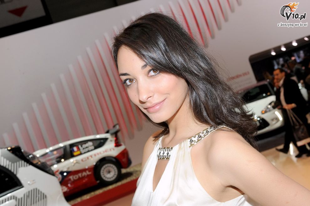 Dziewczyny laski hostessy na Geneva Motor Show 2010
