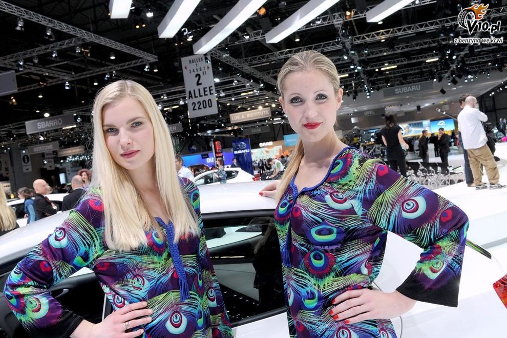 Dziewczyny laski hostessy na Geneva Motor Show 2010