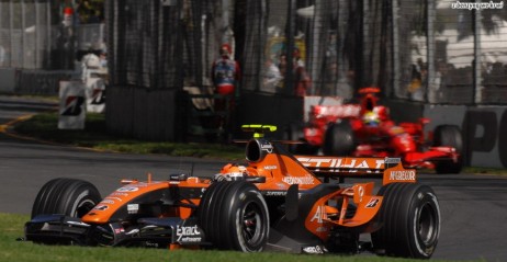 Spyker - przegrywa na torze, czy wygra w sdzie?