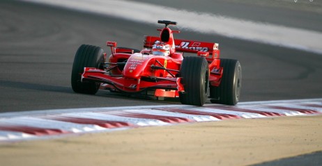 Kimi Raikkonen zdominowa� pierwszy trening
