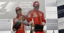 Felipe Massa i Kimi Raikkonen wituj pierwsze i trzecie miejsce w Bahrajnie