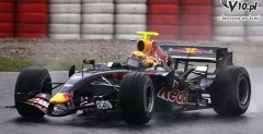 Mark Webber by� drugi, ale 1,5 sekudy za Raikkonenem