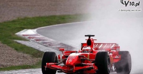 Kimi Raikkonen dominuje w Barcelonie