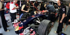 Toro Rosso STR2 i Red Bull RB3 ...