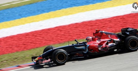 Toro Rosso STR2 - kopia Red Bulla RB3