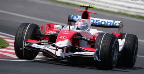 Jarno Trulli i Ralf Schumacher maj� unika� kraw�nik�w