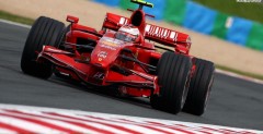 Kimi Raikkonen wygra� Grand Prix Francji w pi�knym stylu