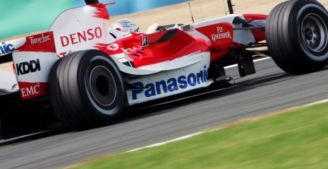 Jarno Trulli wyr�s� na lidera zespo�u Toyota