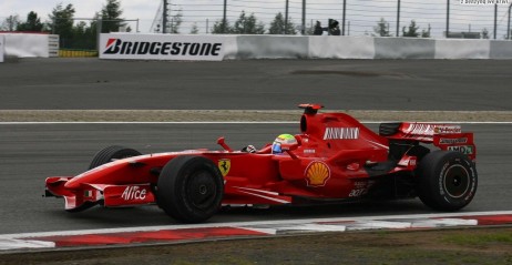 Felipe Massa pomimo wypadku by� zadowolony z pi�tkowych trening�w