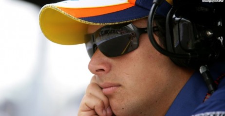 Nelson Piquet Jr woli poczeka� na miejsce w Renault