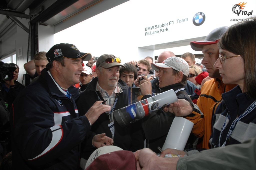 BMW Sauber F1 Team Pit Lane Park