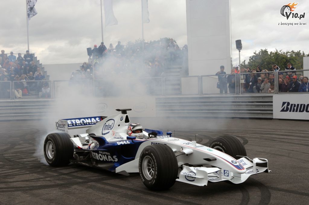BMW Sauber F1 Team Pit Lane Park