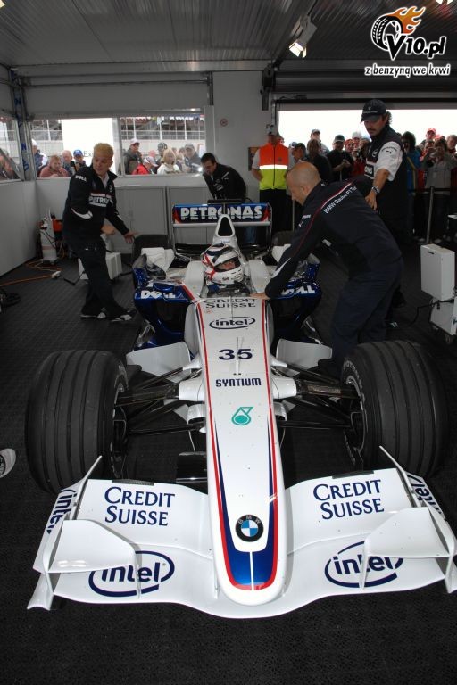 BMW Sauber F1 Team Pit Lane Park