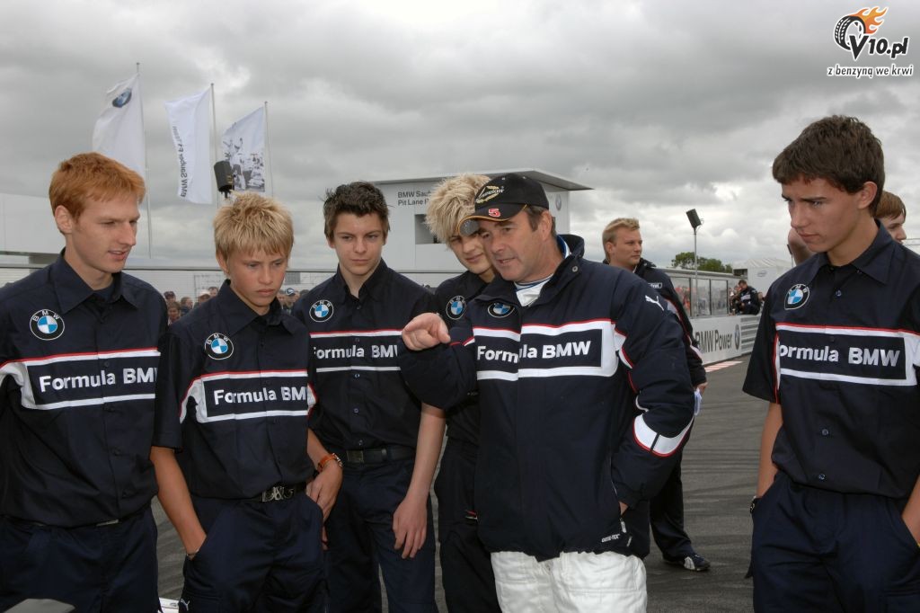 BMW Sauber F1 Team Pit Lane Park