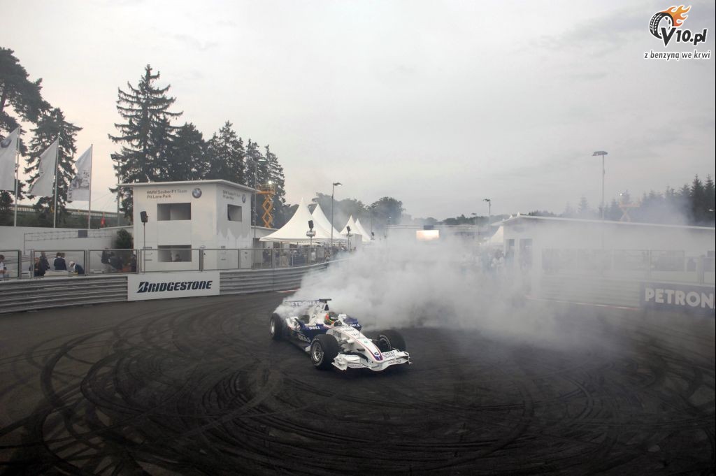 BMW Sauber F1 Team Pit Lane Park