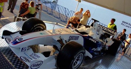BMW Sauber F1 Pit Lane Park. Autorem zdjęć jest Michał Więclewski.