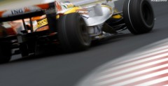 ...dzi�ki coraz szybszemu Renault R27