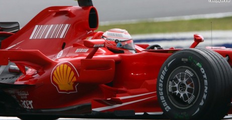 Kimi Raikkonen b�yszczy w Chinach