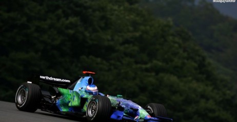 Za spraw� kiepskiego bolidu RA107 jest najgorszym w karierze Jensona Buttona