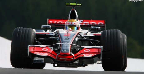 Hamilton skrytykowa� nieczysty manewr Alonso