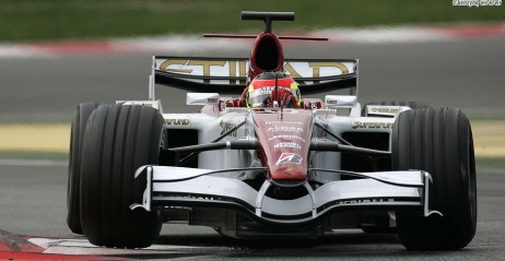 Zmieni� si� tylko barwy...