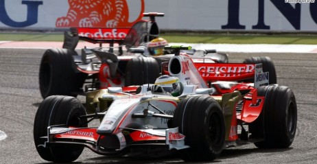 Giancarlo Fisichella utar nosa Lewisowi Hamiltonowi