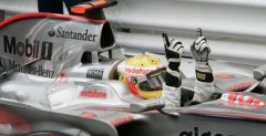 Sauber: Szczcie umiechno si do Lewisa trzykrotnie
