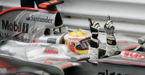 Sauber: Szczęście uśmiechnęło się do Lewisa trzykrotnie