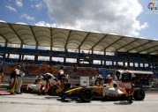 Kierowcy Renault wystartują z siódmej i siedemnastej pozycji