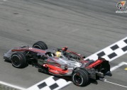 Lewis Hamilton zrobi wszystko, aby to on i Heikki Kovalainen minli jutro lini mety jako pierwsi