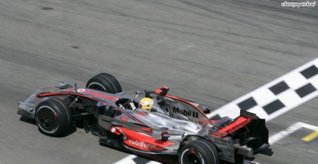 Lewis Hamilton zrobi wszystko, aby to on i Heikki Kovalainen minli jutro lini mety jako pierwsi