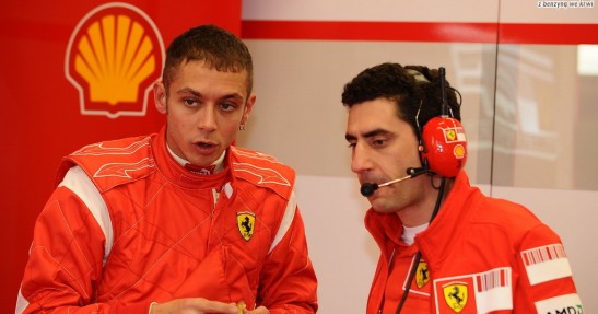 Valentino Rossi testuje Ferrari