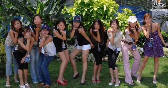 F1 pit babes Sepang 2007