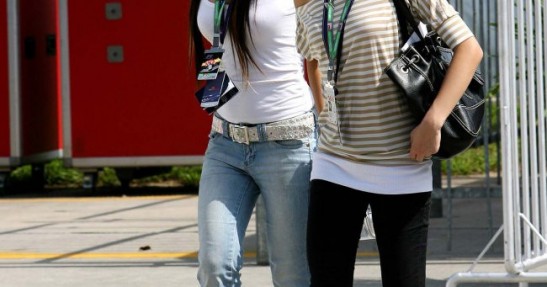 F1 pit babes Sepang 2007