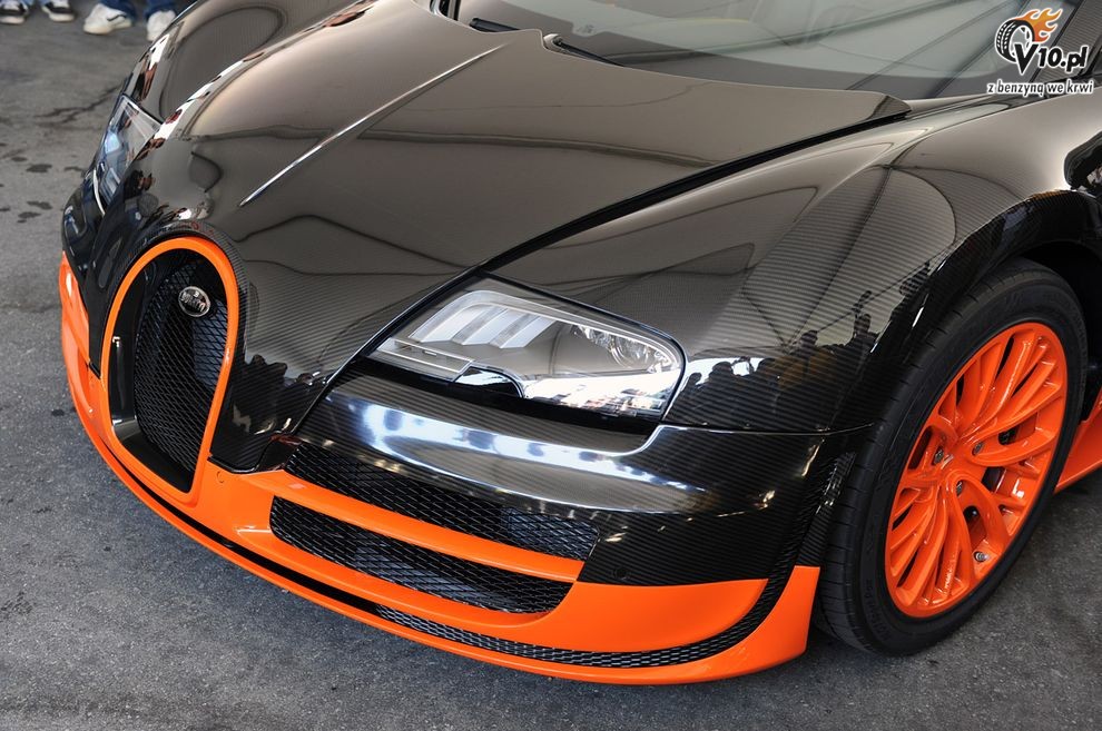 Bugatti Veyron Super Sport na torze Laguna Seca