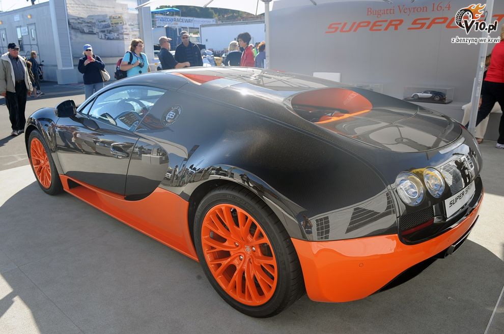 Bugatti Veyron Super Sport na torze Laguna Seca
